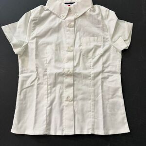 French Toast white button up shirt with pleats and pocket. Size: 6 years